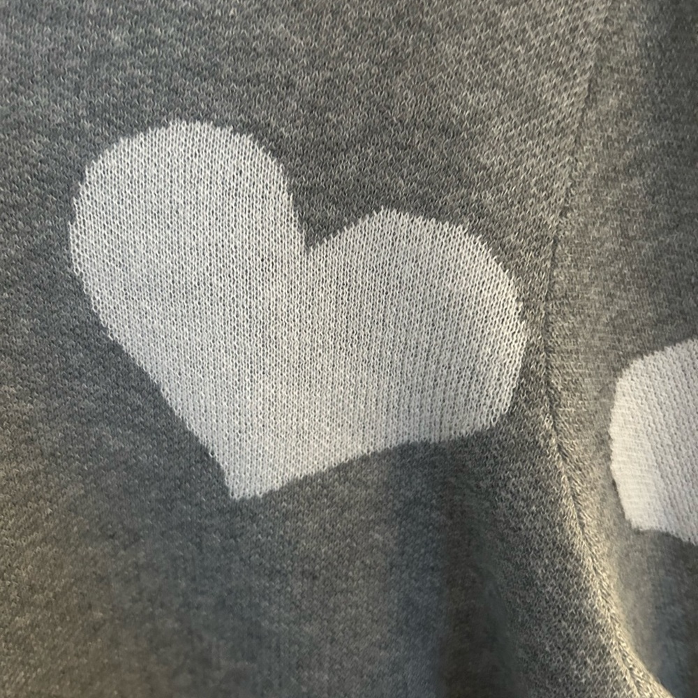 Time and Tru Gray Sweater with White Heart Design - Picture 3 of 4